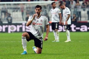 Beşiktaş, lider karşısında &ccedil;ıkış arıyor!