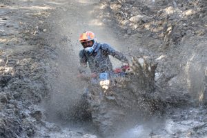 Motokros yarışması nefes kesti