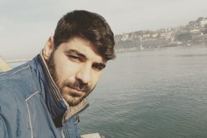Kaza sonrası motosikletliyi silahla vurup ka&ccedil;tı