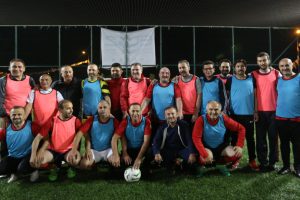 Siyasiler futbol molası verdi