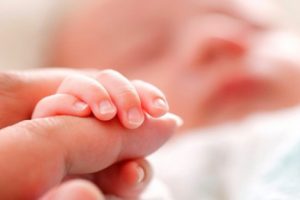 Organları ters y&ouml;nde doğan bebek sağlığına kavuştu