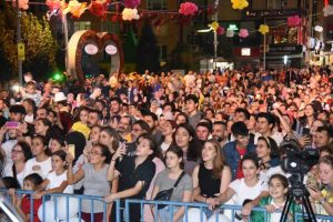 Retrob&uuml;s İzmitlileri ge&ccedil;mişe g&ouml;t&uuml;rd&uuml;