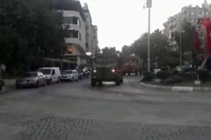 Suriye sınırına askeri ara&ccedil; sevkiyatı