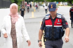 Oğlunun borcu y&uuml;z&uuml;nden cezaevine girdi