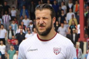 Batuhan Karadeniz takımını ipten aldı