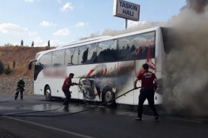 Alev alev yandı! Faciadan d&ouml;n&uuml;ld&uuml;