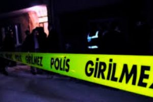 Sinir krizi ge&ccedil;iren şahıs, eşi ve kızını &ouml;ld&uuml;rd&uuml;