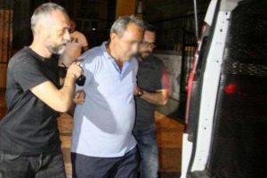 Dehşet! Babasının g&ouml;t&uuml;r&uuml;lmesini b&ouml;yle izledi