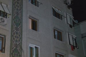 Aynı evde kalan iki kişi tartıştıktan sonra yangın &ccedil;ıkardı