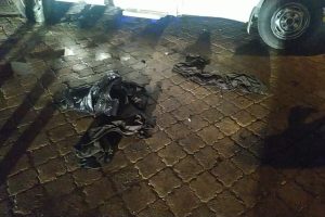 Manisa'da &uuml;zerine benzin d&ouml;k&uuml;p kendini yaktı