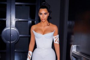Kim Kardashian, m&uuml;ebbet hapis cezası alan mahkumu kurtardı