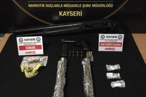 Uyuşturucu operasyonuna 4 g&ouml;zaltı