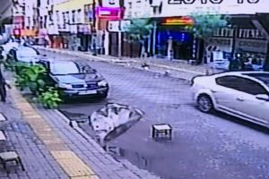 Varil bomba gibi patladı