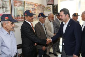 Gaziler 45 yıl &ouml;nce savaştıkları yere gitti