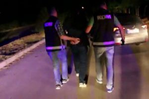 Ka&ccedil;ak i&ccedil;ki imal eden baba ve oğullarına operasyon