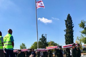 Rumların katlettiği şehitler 45 yıl aradan sonra defnedildi
