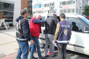 Sağır ve dilsiz yağma &ccedil;etesi yakalandı