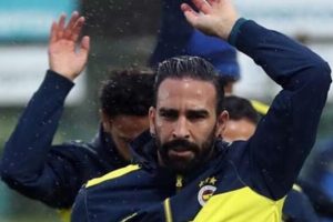 Fenerbah&ccedil;e'de Adil Rami kararı!