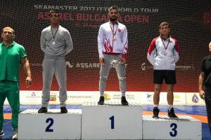 Bursa B&uuml;y&uuml;kşehirli millilerden 2 altın 1 g&uuml;m&uuml;ş