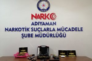 Narkotik polisleri uyuşturucuya g&ouml;z a&ccedil;tırmıyor