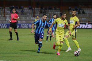 Adana Demirspor'u deviren Menemenspor nefes aldı