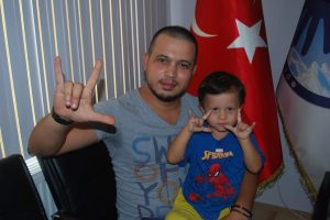 Yanlış b&ouml;breği alınınca, işitme engellilere umut oldu