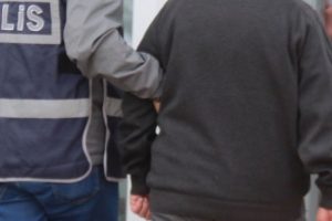 Y&uuml;ksekova'dan Antalya'ya uyuşturucu getiren ş&uuml;pheliler yakalandı