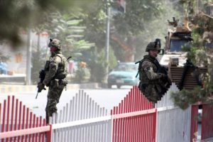 Afganistan'da &uuml;niversite sınıfında bombalı saldırı: 19 yaralı