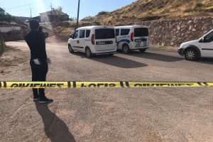 'Dur' ihtarına uymadı, polisin silahından &ccedil;ıkan kurşunla hayatını kaybetti