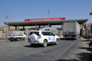BM'den İdlib'e 36 TIR insani yardım