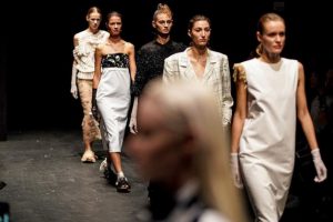 Mercedes-Benz Fashion Week başladı