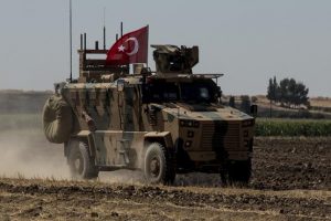 T&uuml;rk askeri sınırı ge&ccedil;ti! Suriye'nin kuzey doğusuna girildi