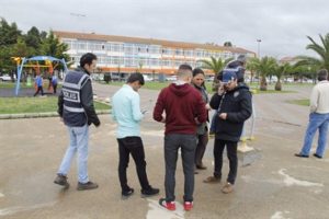 Okul &ccedil;evrelerinde ger&ccedil;ekleştirilen denetimlerde ceza yağdı