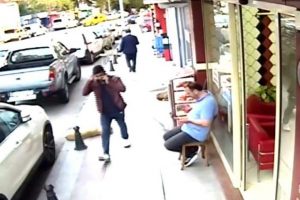 'Paraları kontrol etmemiz lazım' diyerek 80 bin TL dolandırdı