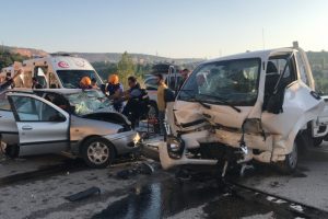 Bilecik'te feci kaza: 4 yaralı