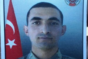 Hakkari'de yıldırım d&uuml;şmesi sonucu bir asker şehit oldu