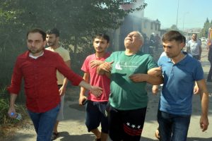 At&ouml;lyesinin yandığını g&ouml;r&uuml;nce fenalık ge&ccedil;irdi