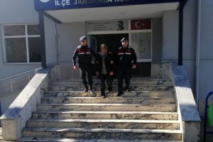 K&ouml;pekleri &ouml;ld&uuml;rd&uuml;, sosyal medya sayesinde yakalandı