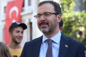 Bakan Kasapoğlu'ndan Ahmet &Ouml;nder'e tebrik