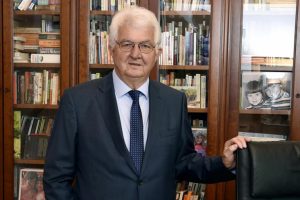 "Lagard'ın ECB'de yeni bir yaklaşım bulacağına inanıyorum"