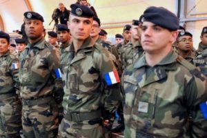 Fransa Suriye'den asker &ccedil;ekebilir