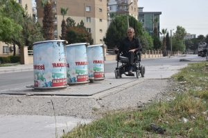 Engellilere &ccedil;&ouml;p tankı engeli
