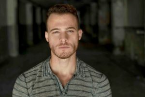 Oyuncu Kerem B&uuml;rsin: Sarımsak yiyip &ouml;pmemi istiyordu