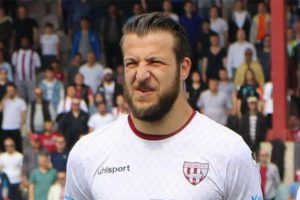 Batuhan Karadeniz takımını sırtlamaya devam ediyor