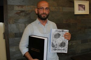 Rizeli araştırmacı Rizespor'un 51 yılını kitaba d&ouml;kt&uuml;