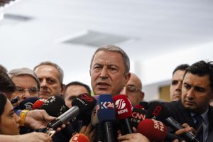 Bakan Akar: "YPG'lilerin DEAŞ'lıları ka&ccedil;ırdığını tespit ettik"