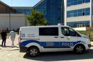 &Uuml;niversite yerleşkesinde pompalı t&uuml;fekle havaya ateş a&ccedil;tı
