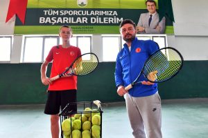 Bursalı milli tenis&ccedil;i D&uuml;nya Şampiyonası'na galibiyetle başladı