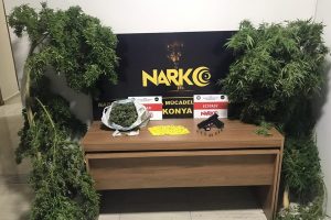 Uyuşturucu operasyonunda 9 g&ouml;zaltı