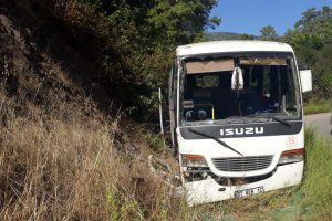 Tur midib&uuml;s&uuml; devrildi: 3'&uuml; turist 4 yaralı